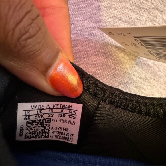 ADIDAS BLACK NMD 360 SLIP ON SNEAKERS. Kids size 6 - Picture 5 of 10